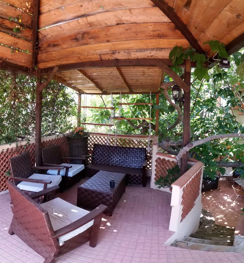 B&B Casa Derosas Golfo Aranci Exterior photo